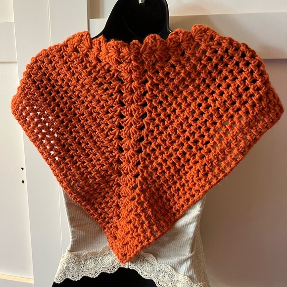 Burnt Orange Chunky knit shrug tassles bohemian cottage cozy - Picture 4 of 4